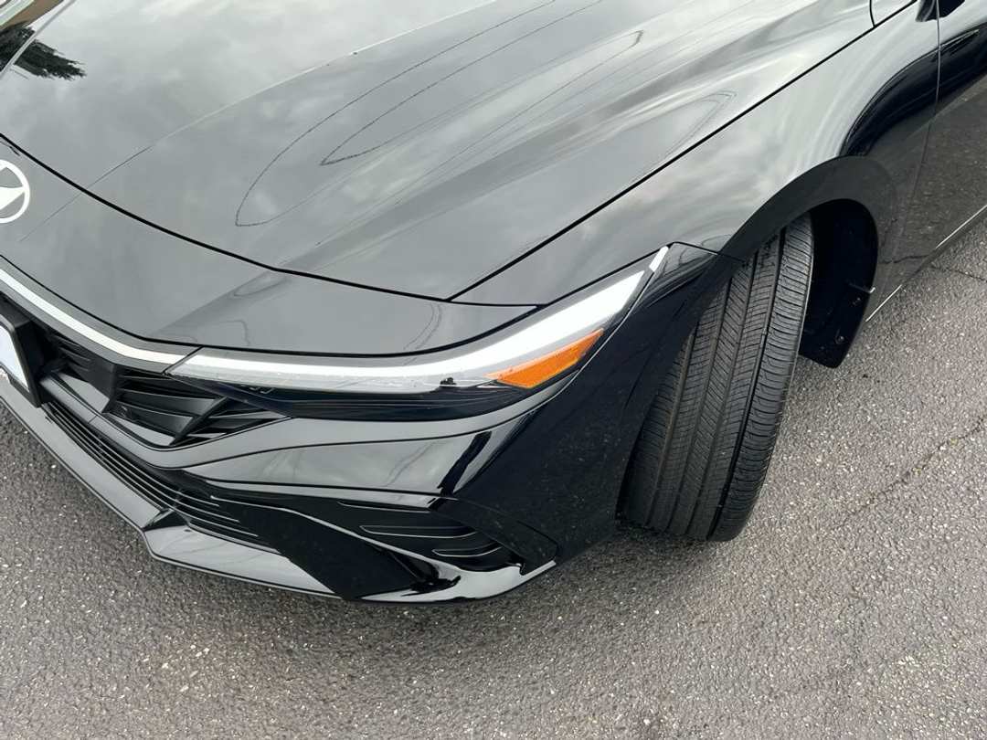 2026 Hyundai Elantra Limited - Image 3