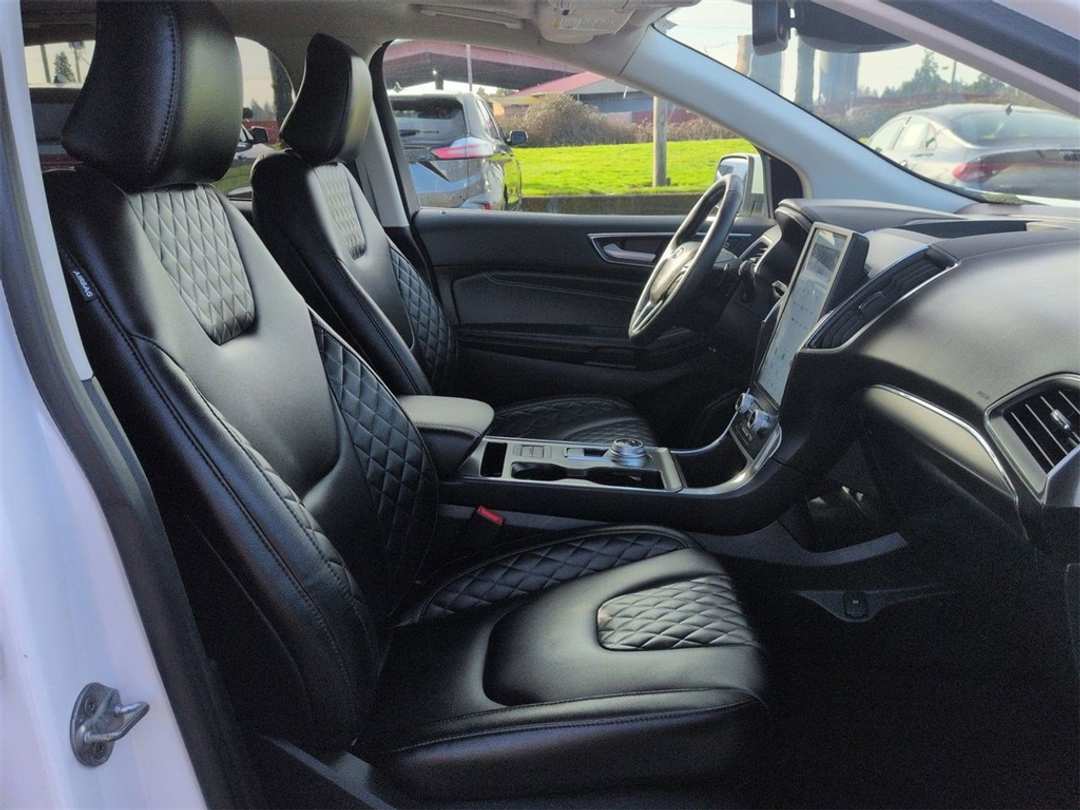 2023 Ford Edge Titanium - Image 31
