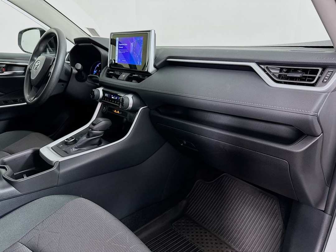 2024 Toyota Rav4 XLE - Image 29