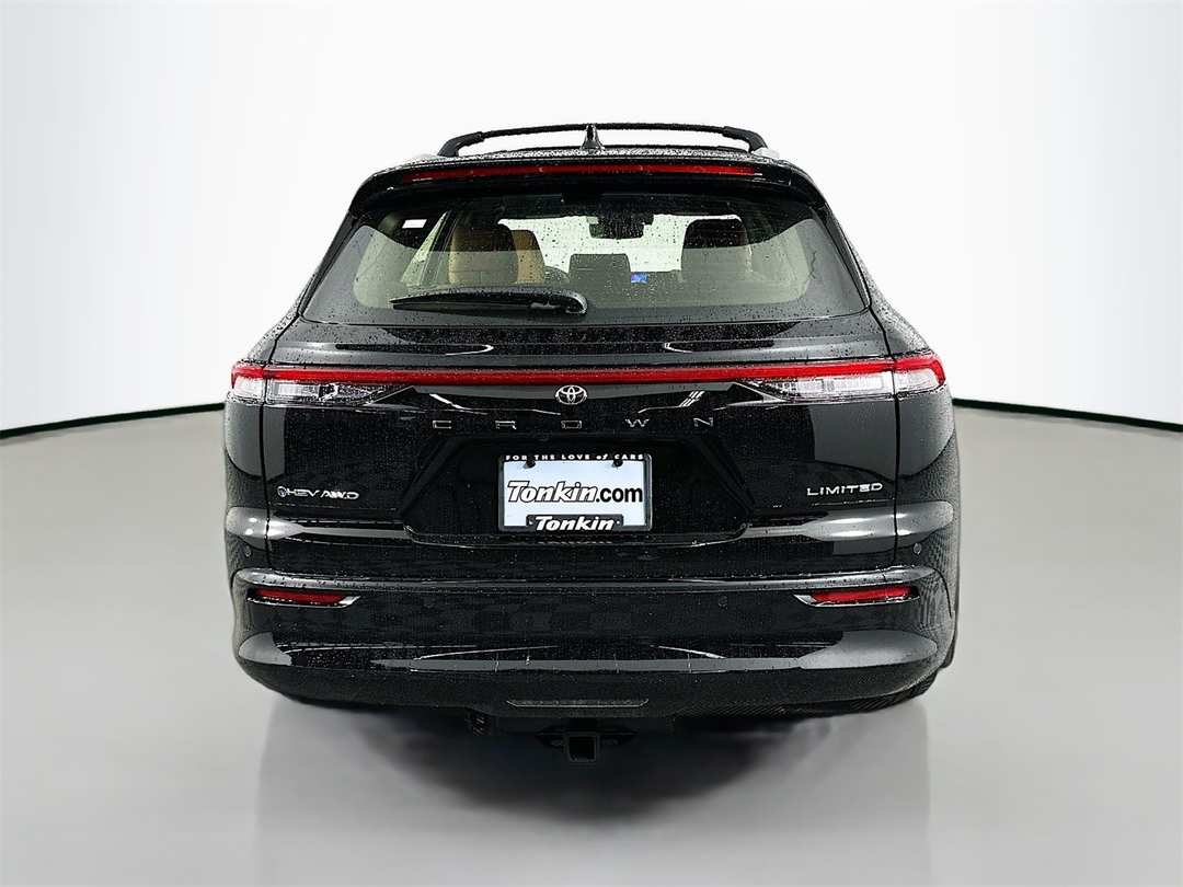 2025 Toyota Crown Signia Limited - Image 6