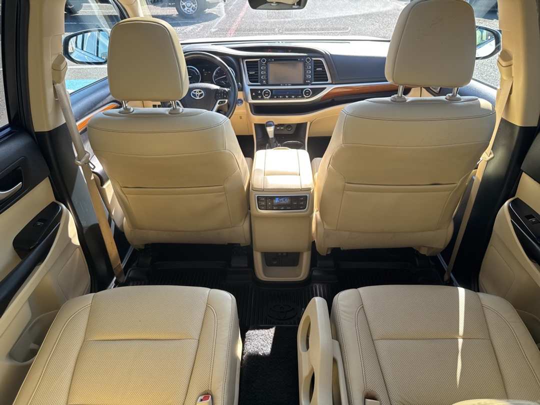 2019 Toyota Highlander - Image 26