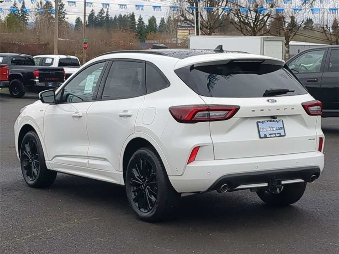 2024 Ford Escape STLine Elite - Image 3