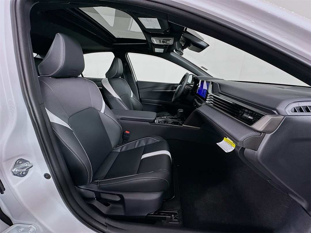 2026 Toyota Camry SE Nightshade - Image 30