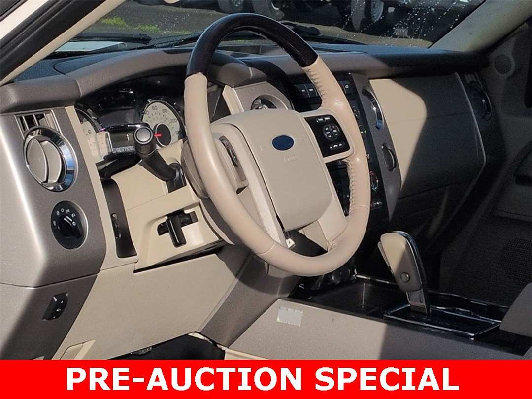 2014 Ford Expedition Limited - Image 12