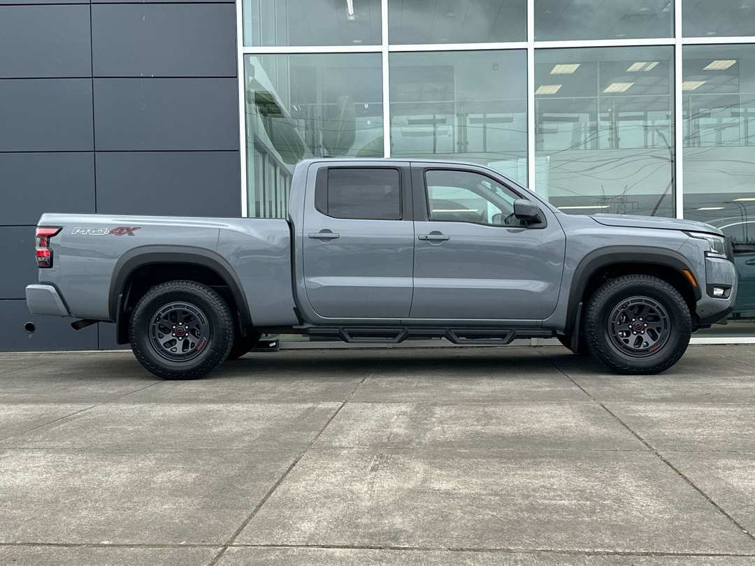 2025 Nissan Frontier PRO4X - Image 2