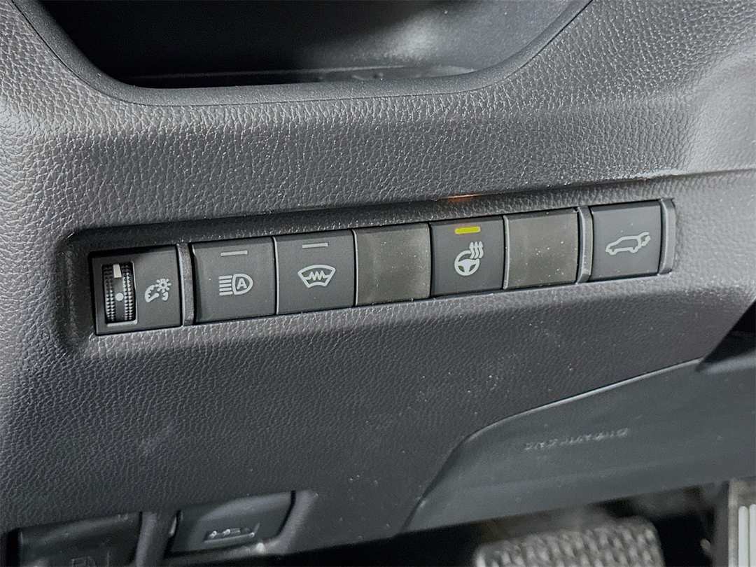 2025 Toyota Rav4 XLE Premium - Image 10