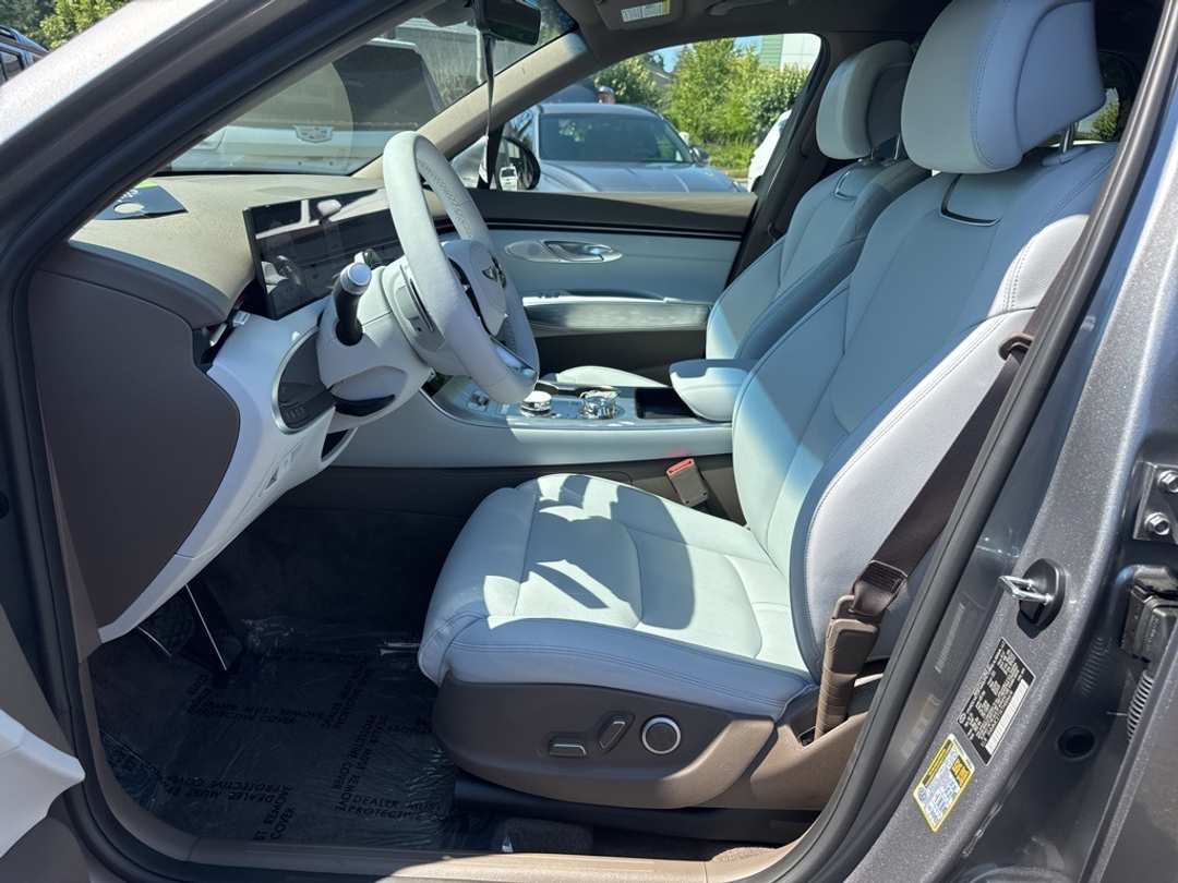 2026 Genesis Electrified Gv70 - Image 19