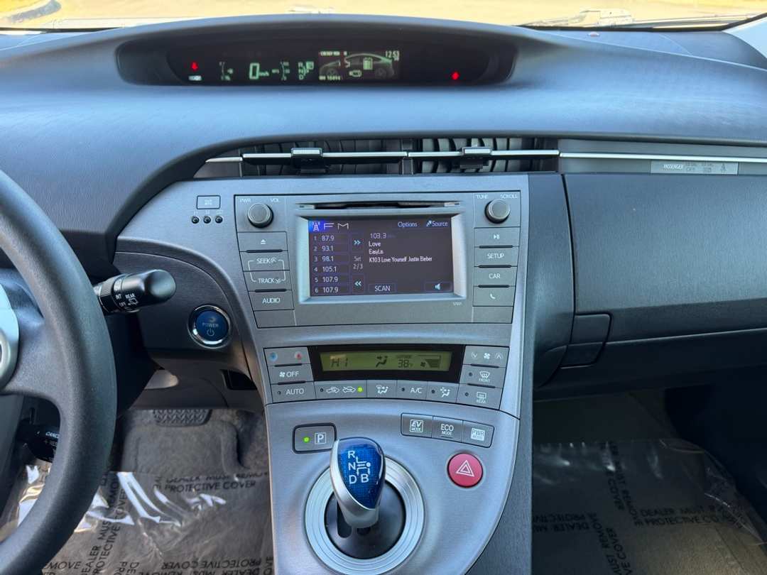 2015 Toyota Prius Two - Image 20