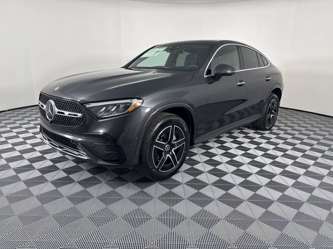 2026 Mercedes-Benz GLC 300 - Image 3