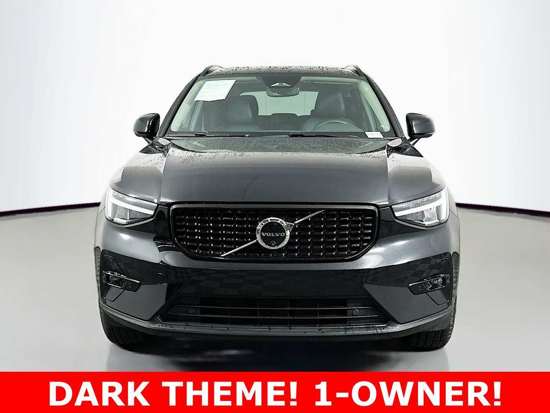 2025 Volvo Xc40 B5 Plus Dark Theme - Image 2