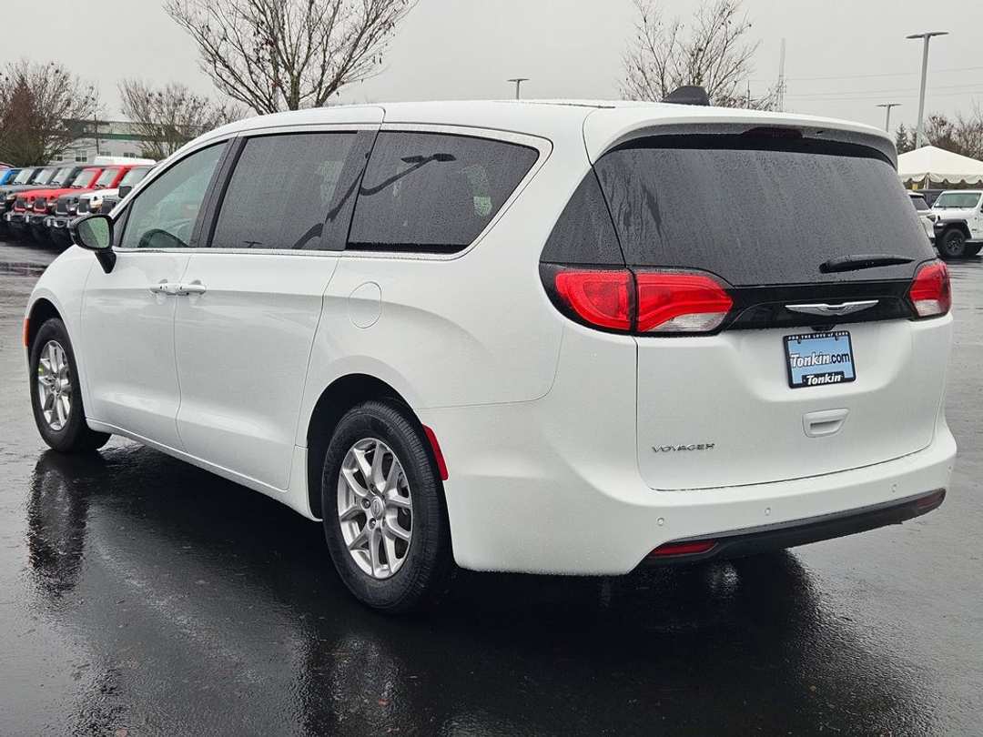 2026 Chrysler Voyager LX - Image 3