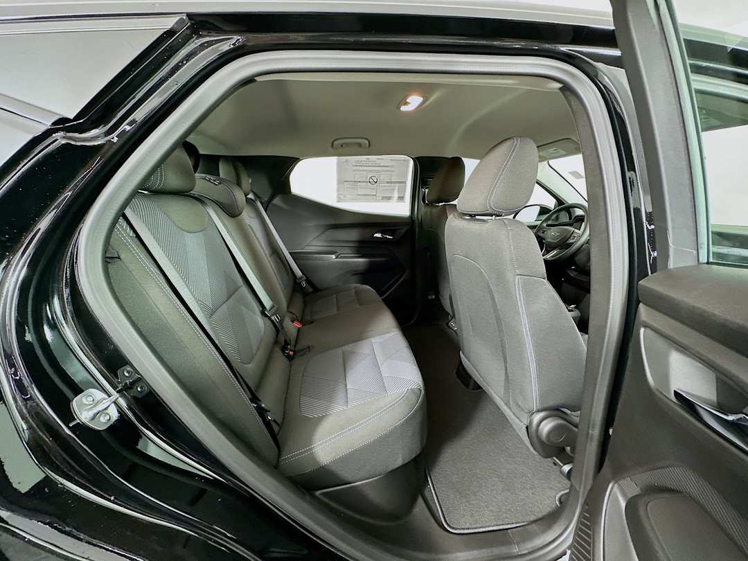 2027 Chevrolet Bolt Ev LT - Image 26