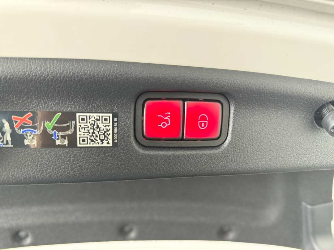 2024 Mercedes-Benz C-Class C 300 - Image 33