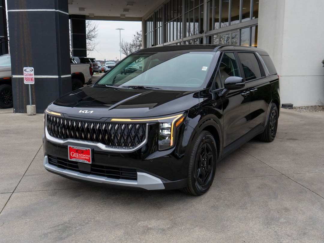 2026 Kia Carnival LXS - Image 3