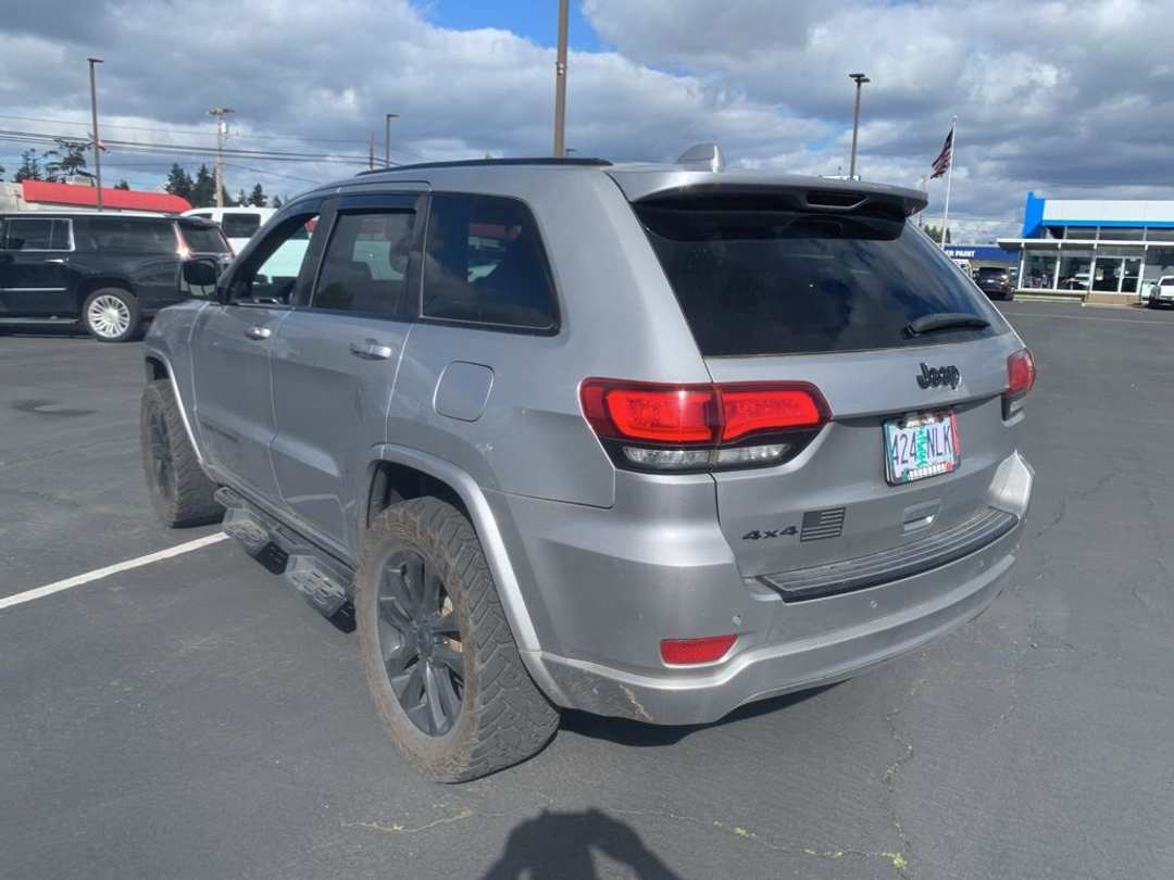 2018 Jeep Grand Cherokee Altitude - Image 2