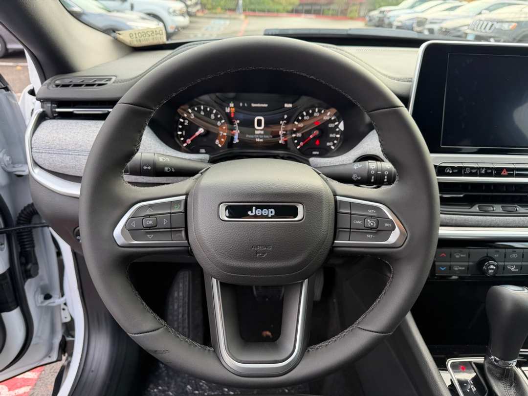 2026 Jeep Compass Latitude - Image 18