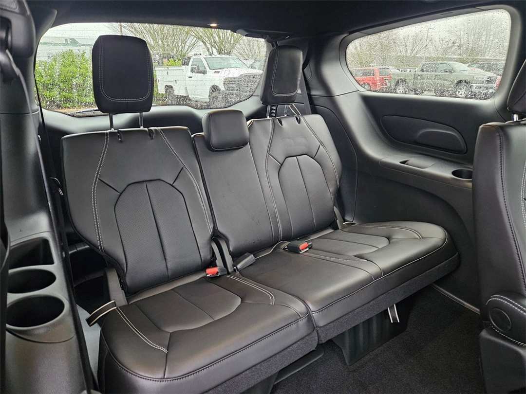 2026 Chrysler Pacifica Select - Image 33