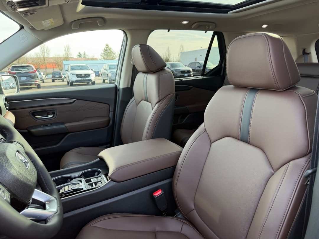 2026 Honda Pilot Touring - Image 16