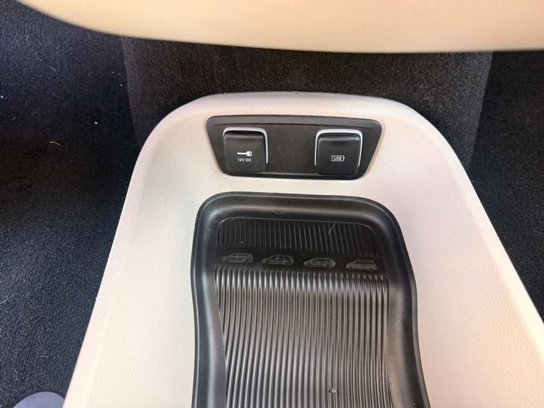 2018 Chrysler Pacifica Limited - Image 35