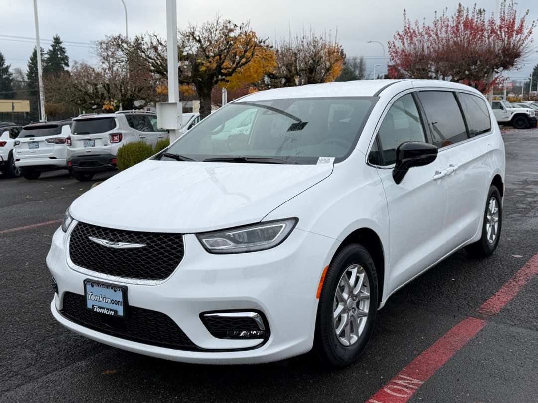 2026 Chrysler Pacifica Select - Image 4