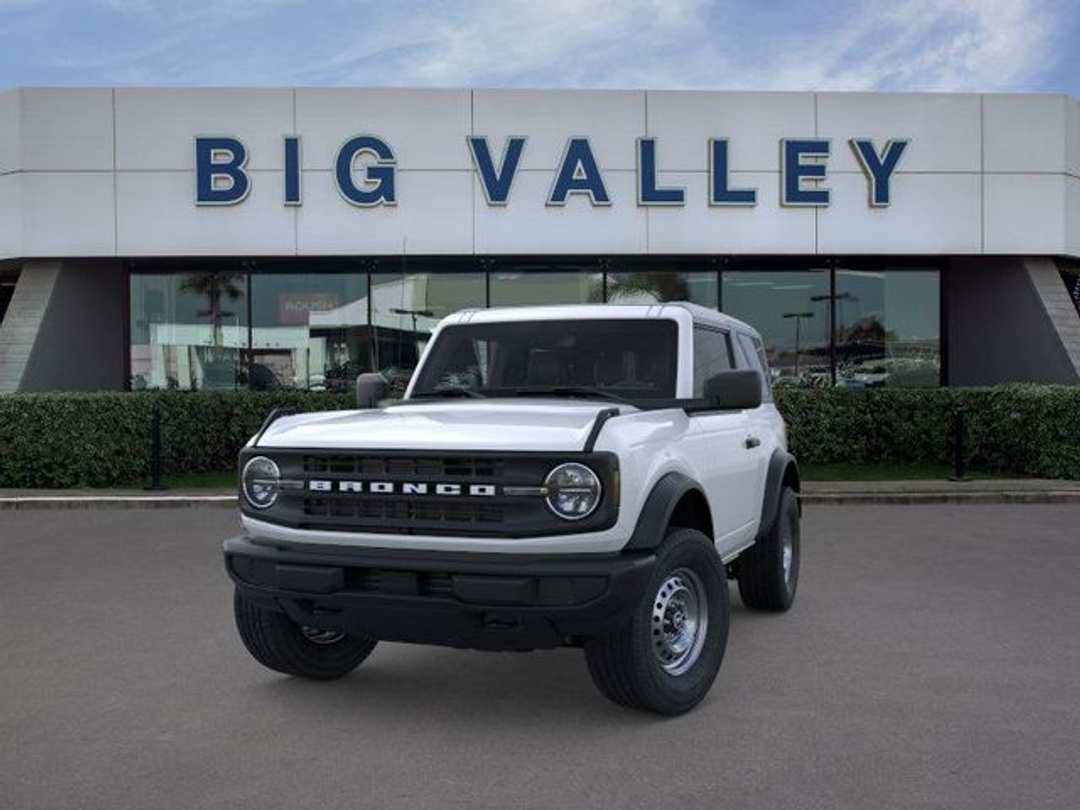 2026 Ford Bronco Base - Image 2