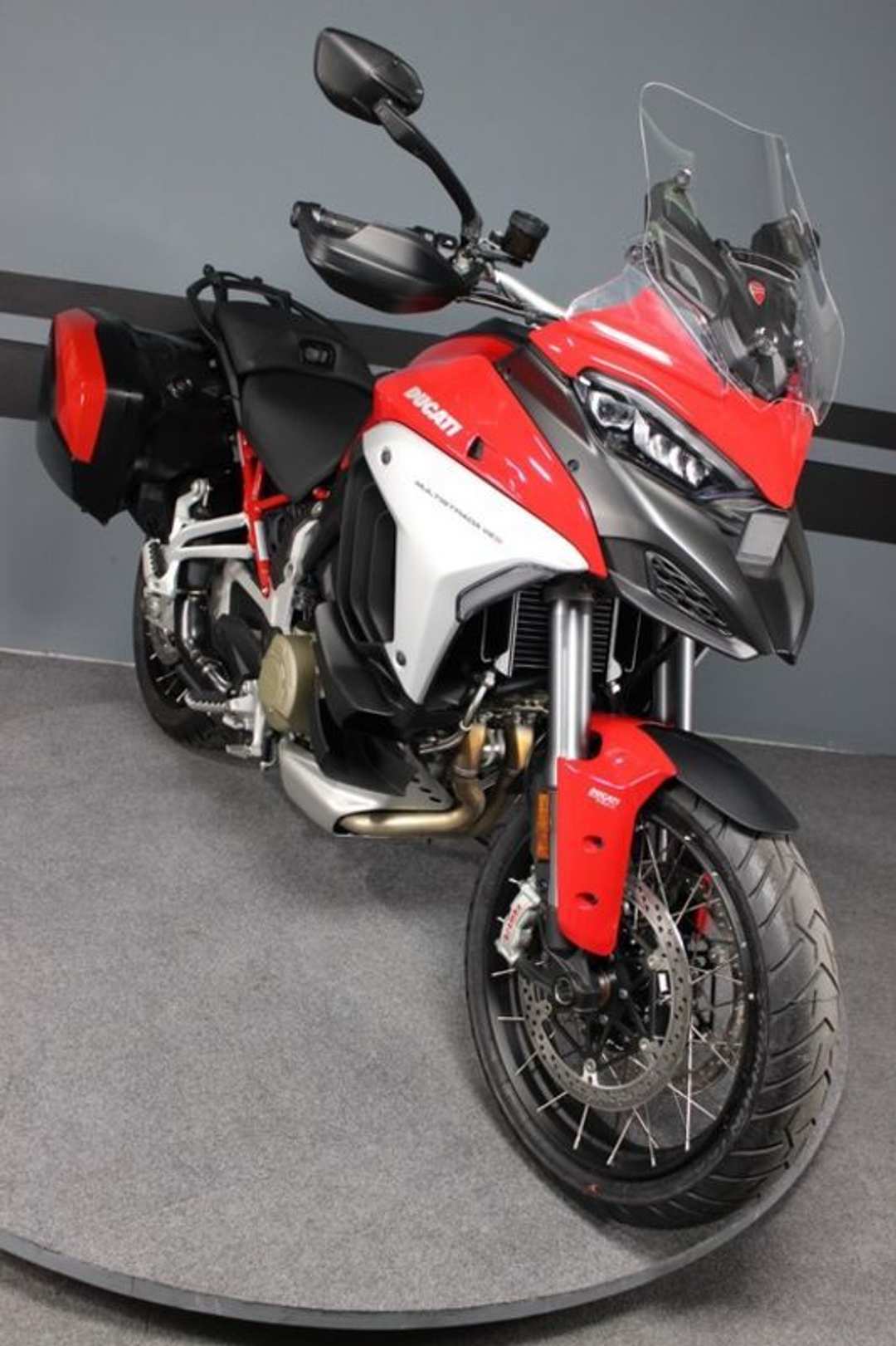 2022 Ducati Multistrada V4 S Travel & Radar Spoked Wheel - Image 2