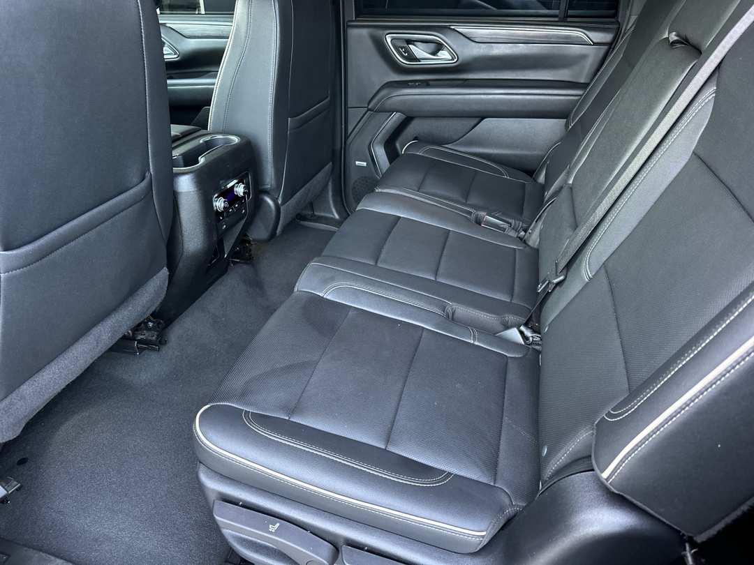 2022 GMC Yukon Xl SLT - Image 11