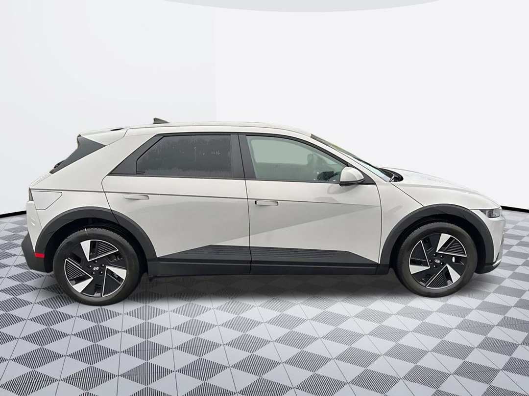2026 Hyundai Ioniq 5 SEL - Image 2