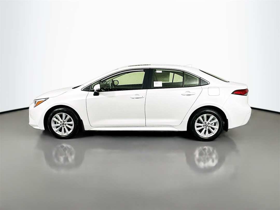 2026 Toyota Corolla XLE - Image 4