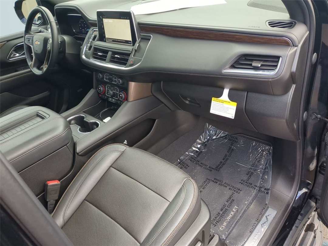 2023 Chevrolet Suburban High Country - Image 29