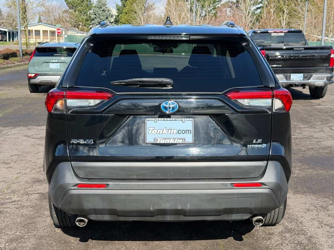 2020 Toyota Rav4 LE - Image 7