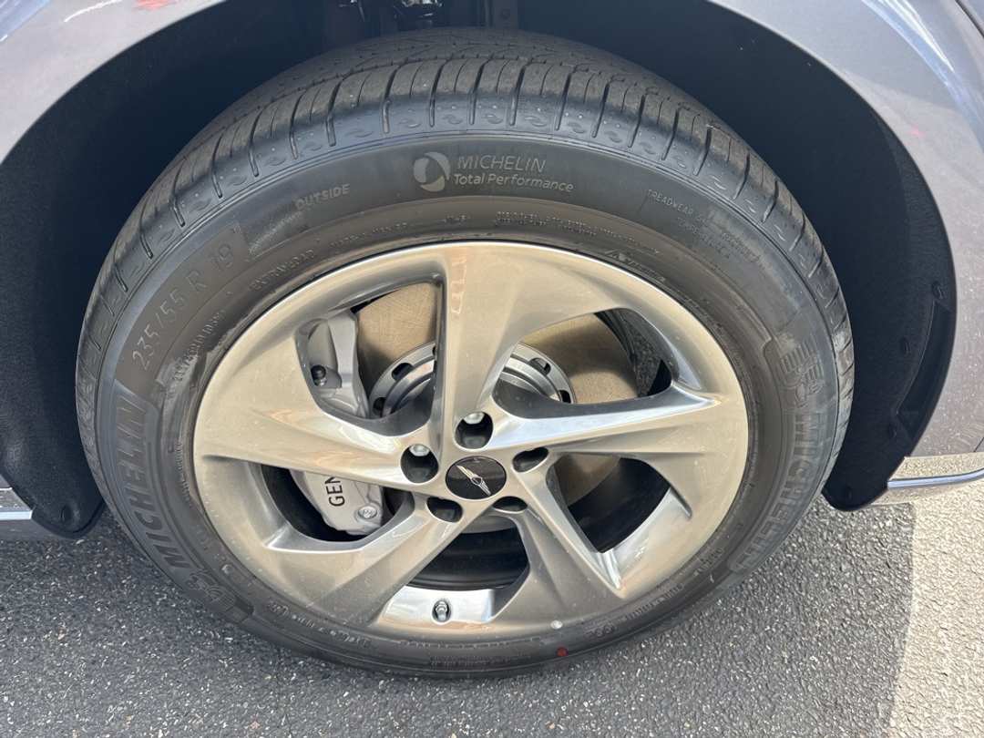 2026 Genesis Gv70 2.5T - Image 9