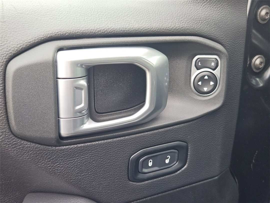 2022 Jeep Wrangler Unlimited Rubicon - Image 11