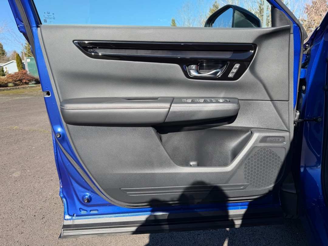 2025 Honda CR-V Sport Touring - Image 12