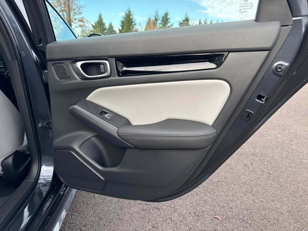 2026 Honda Civic Sport Touring - Image 17