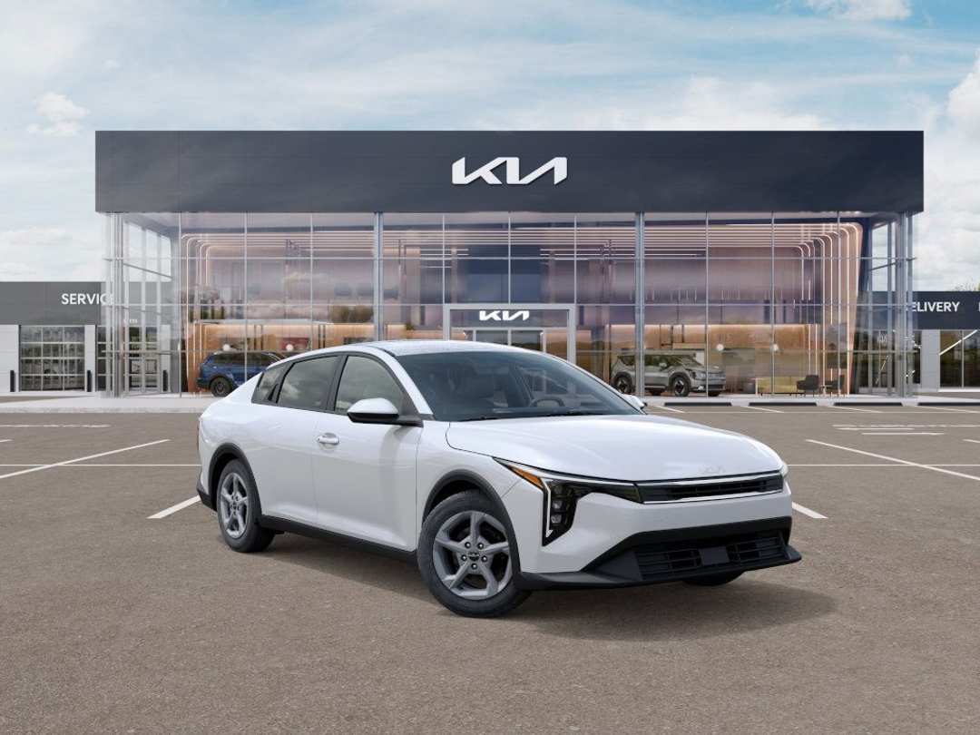 2025 Kia K4 LXS - Image 8