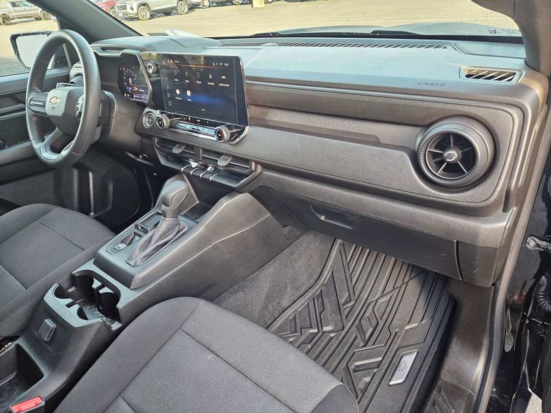 2024 Chevrolet Colorado Work - Image 33