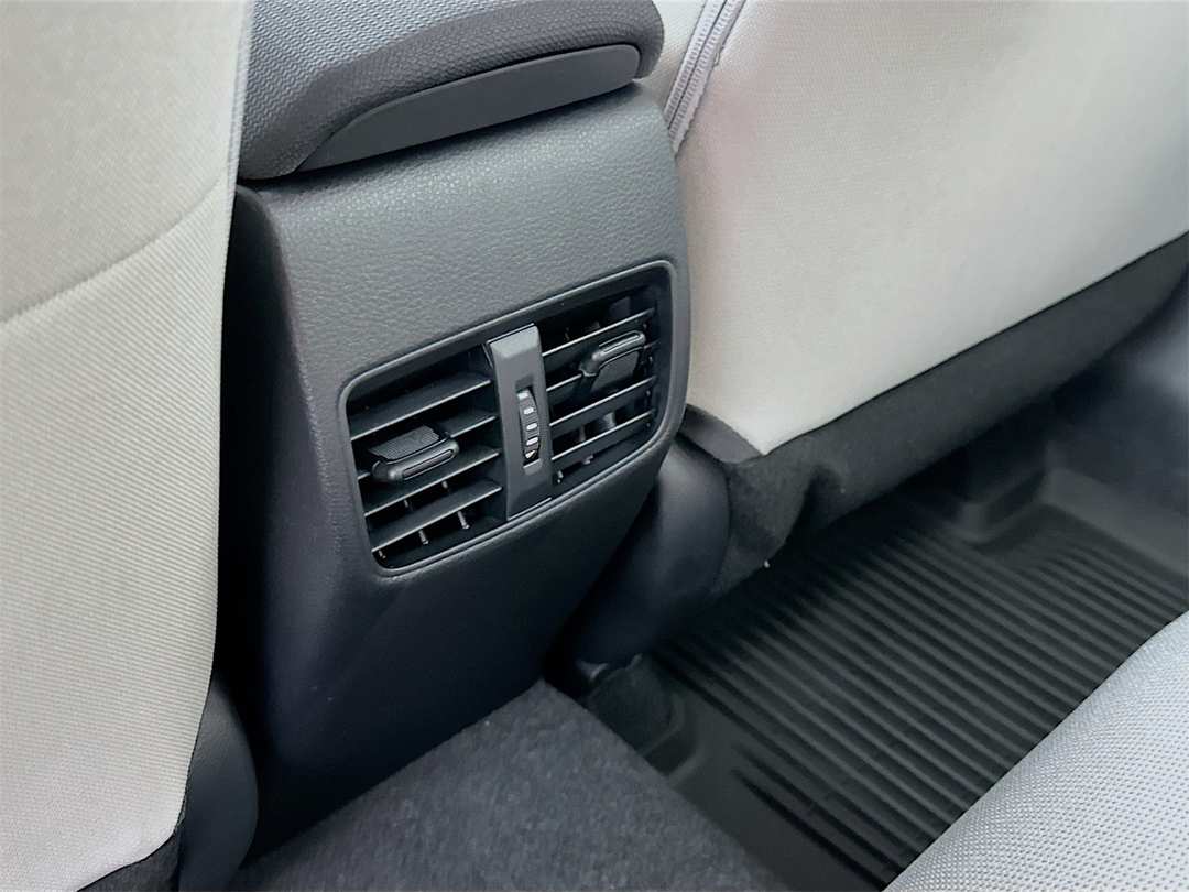 2026 Toyota Corolla Cross L - Image 24