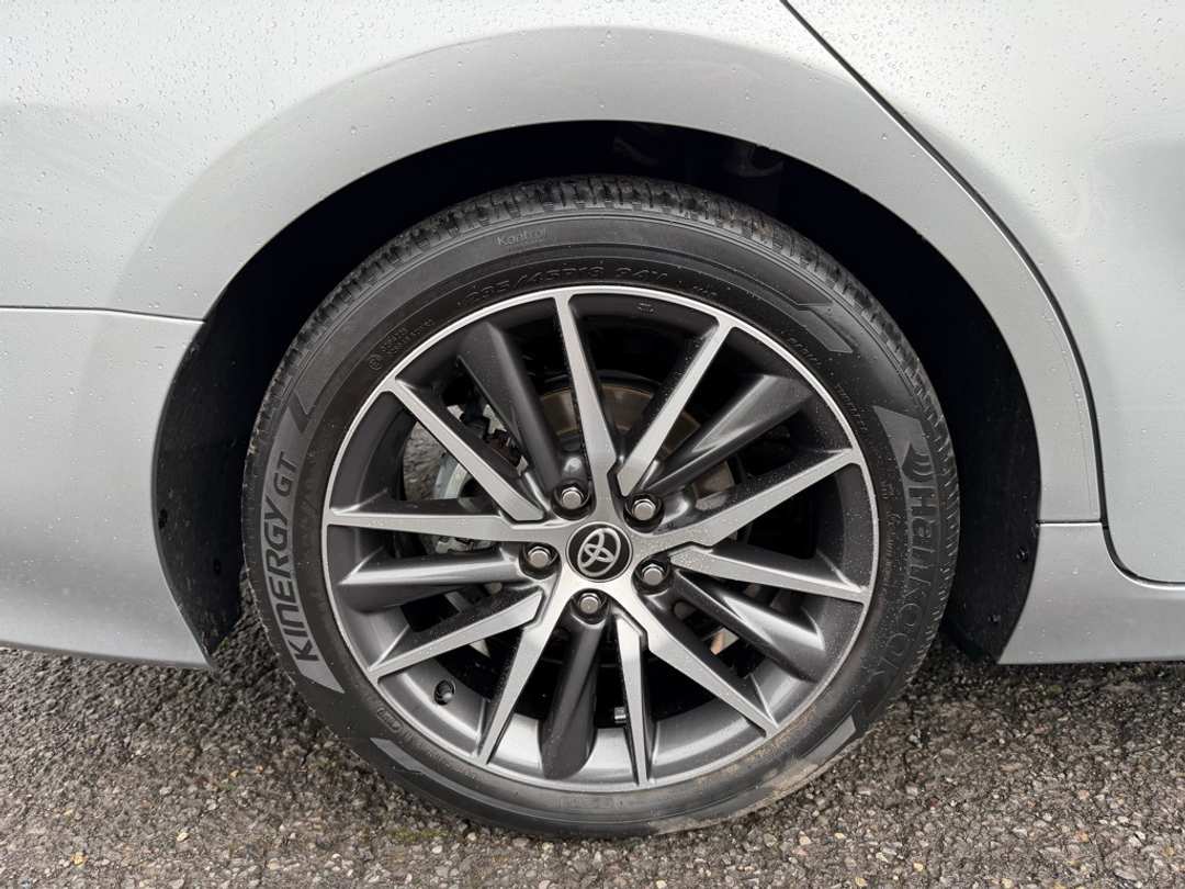 2021 Toyota Camry XLE - Image 10