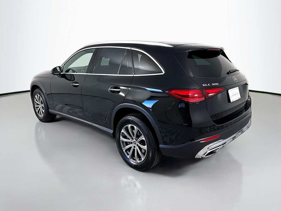 2026 Mercedes-Benz GLC GLC 300 - Image 3