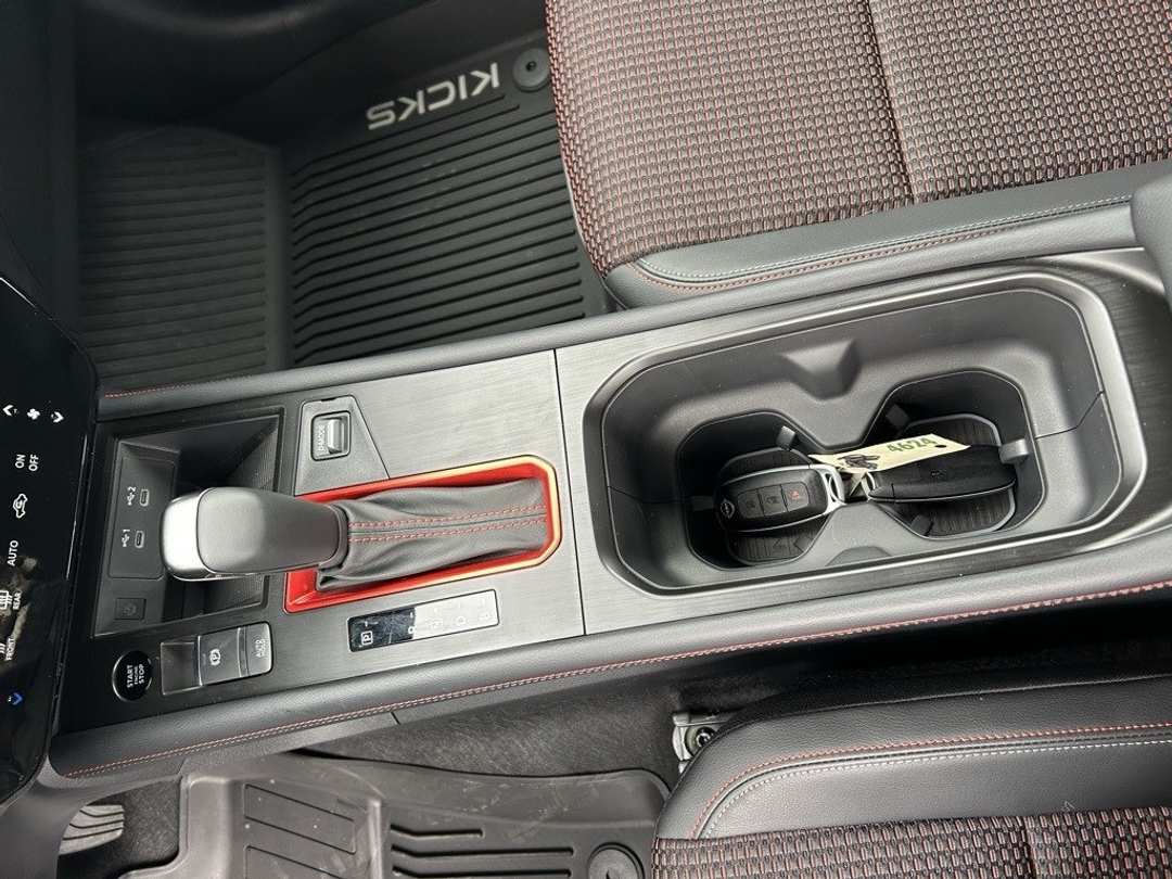 2025 Nissan Kicks SR - Image 17