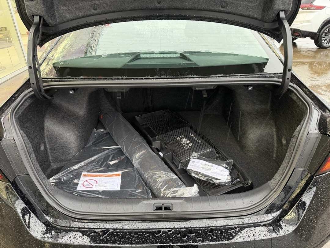 2025 Nissan Altima 2.5 SL - Image 10