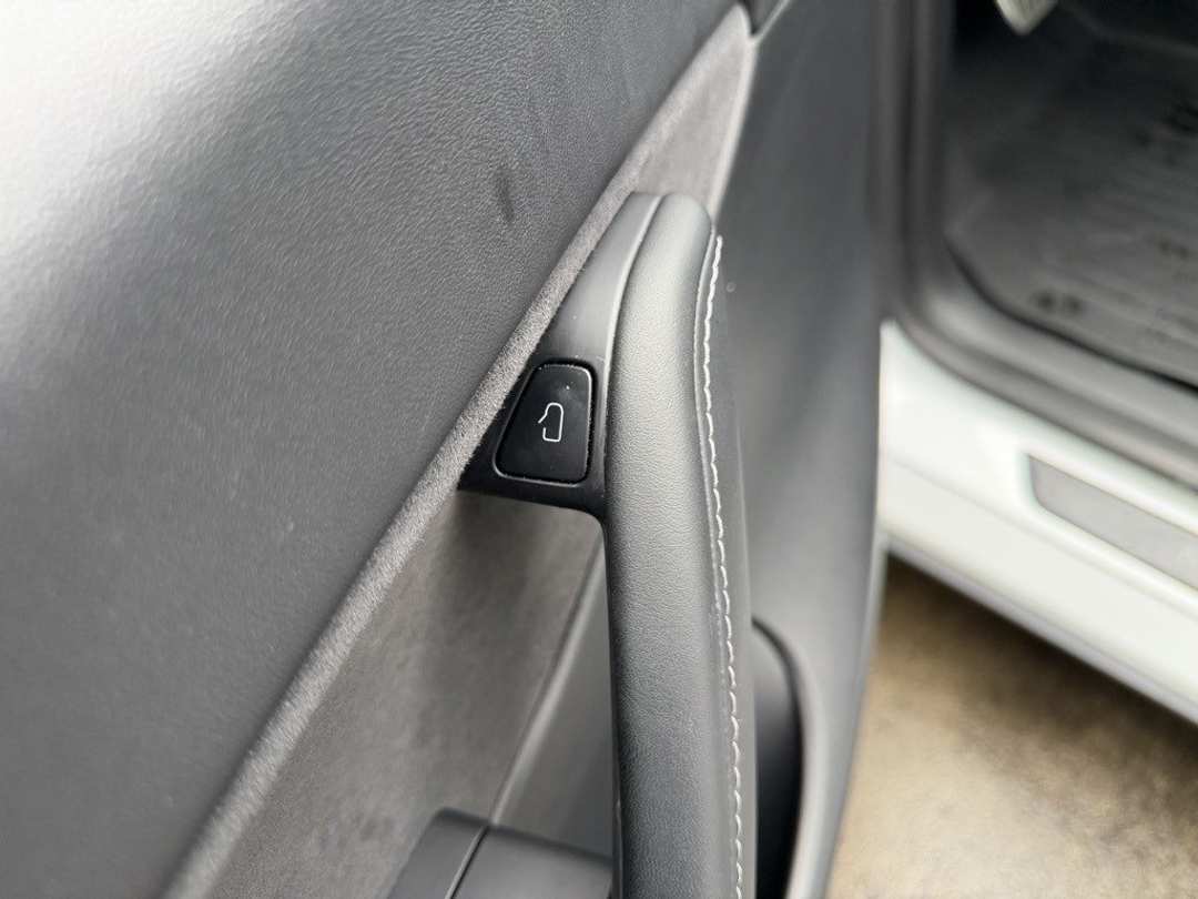 2022 Tesla Model Y Performance - Image 14