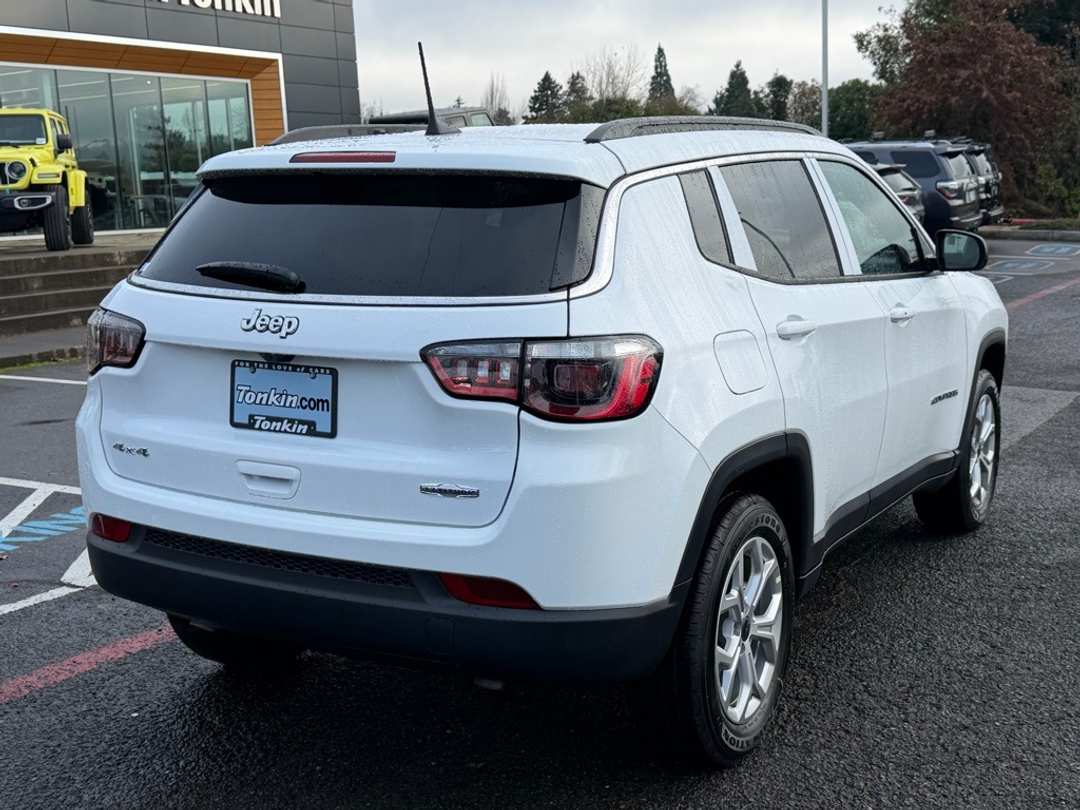2026 Jeep Compass Latitude - Image 8