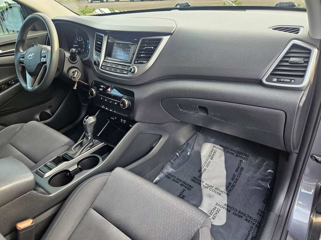2017 Hyundai Tucson SE - Image 34