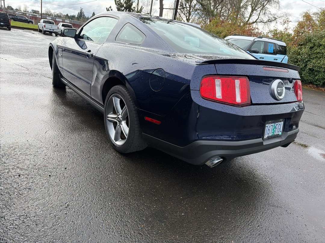 2011 Ford Mustang GT Premium - Image 7