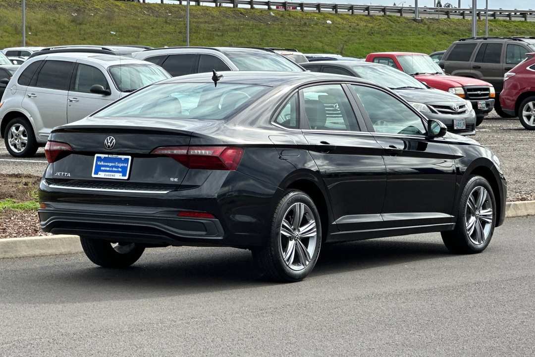 2023 Volkswagen Jetta 1.5T SE - Image 3