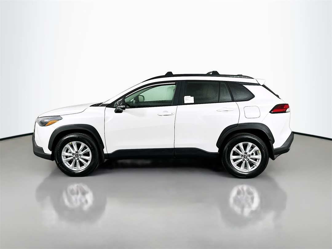 2026 Toyota Corolla Cross LE - Image 4