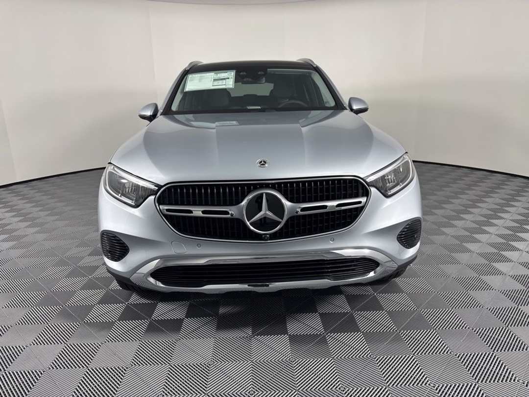 2026 Mercedes-Benz GLC 300 - Image 2