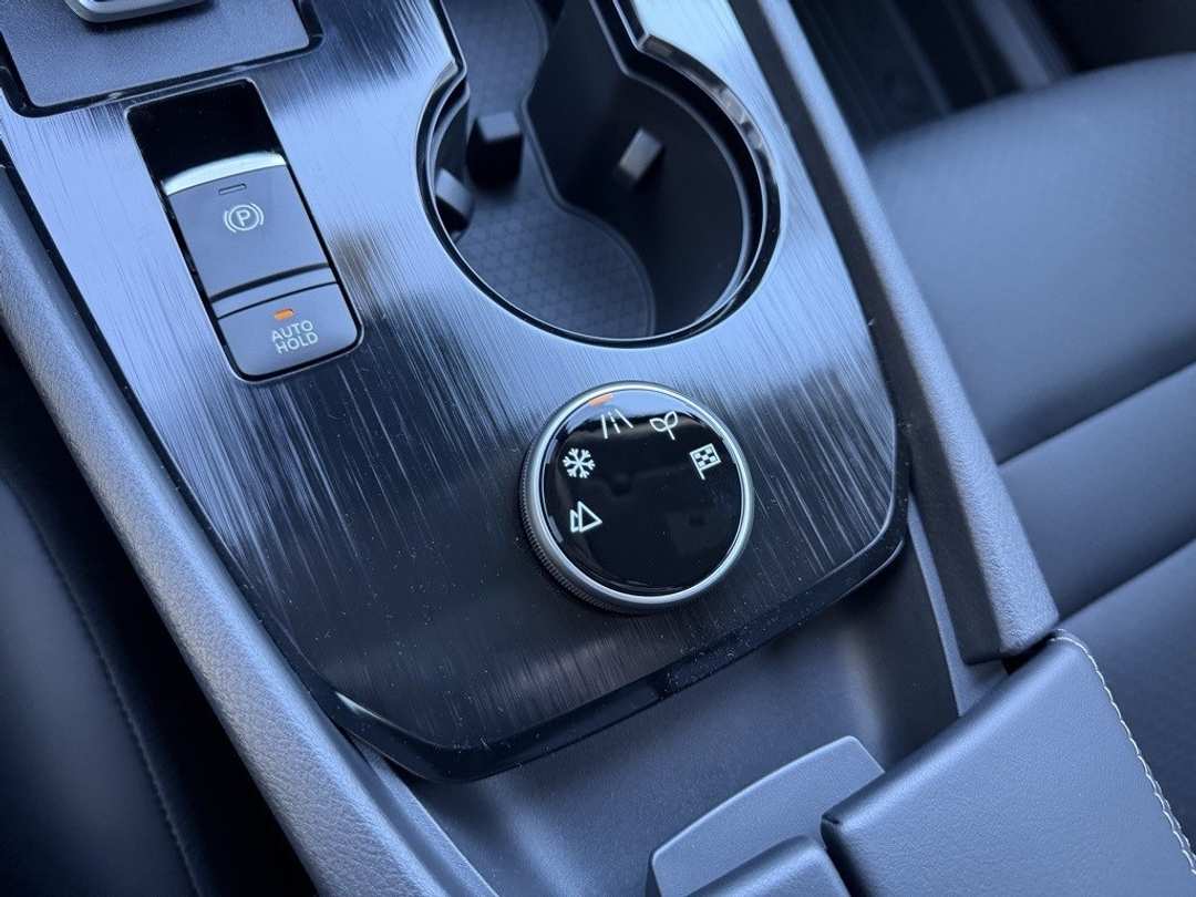 2026 Nissan Rogue Dark Armor - Image 27